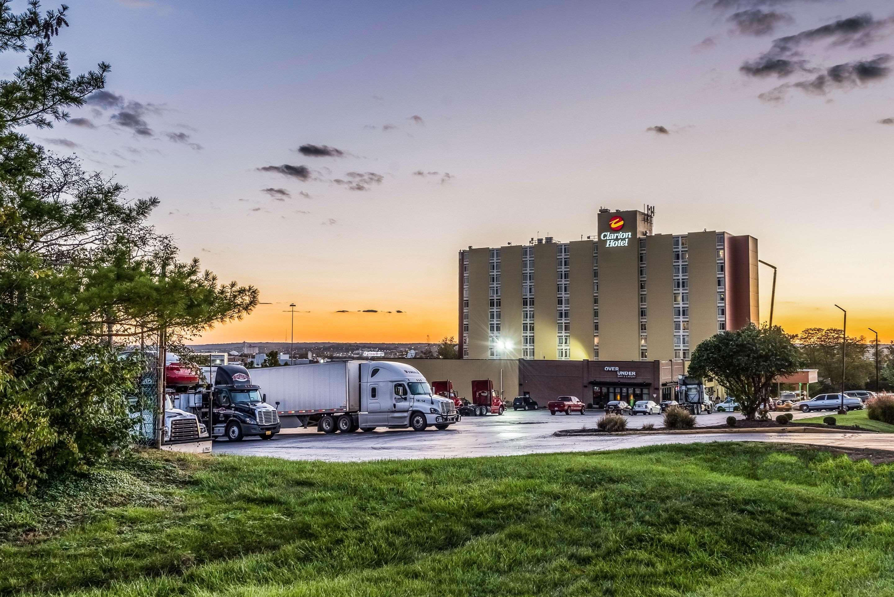 Clarion Hotel Cincinnati North Sharonville Exterior foto